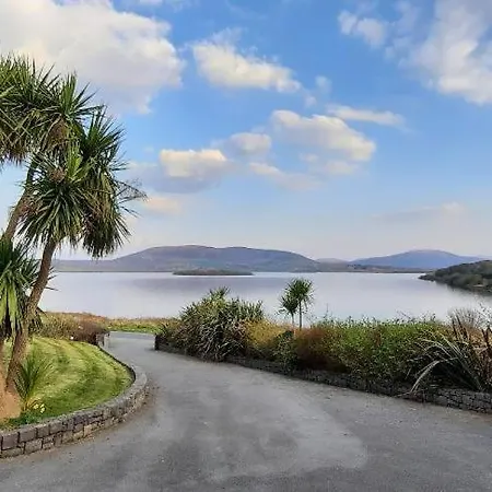 Lakeshore House Дом отдыха *