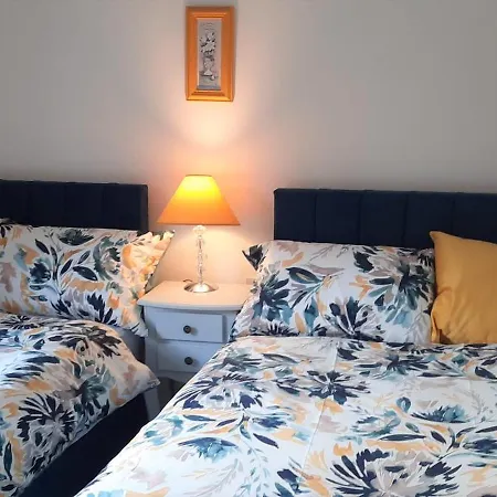 Дом отдыха Lakeshore House