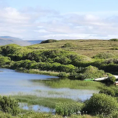 Lakeshore House Дом отдыха *